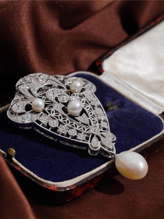 Candlelight in Botanic Garden, Retro Silver Brooch, Pearl Brooch, Gift for her, Wedding Jewelry, Mother's Day Gift