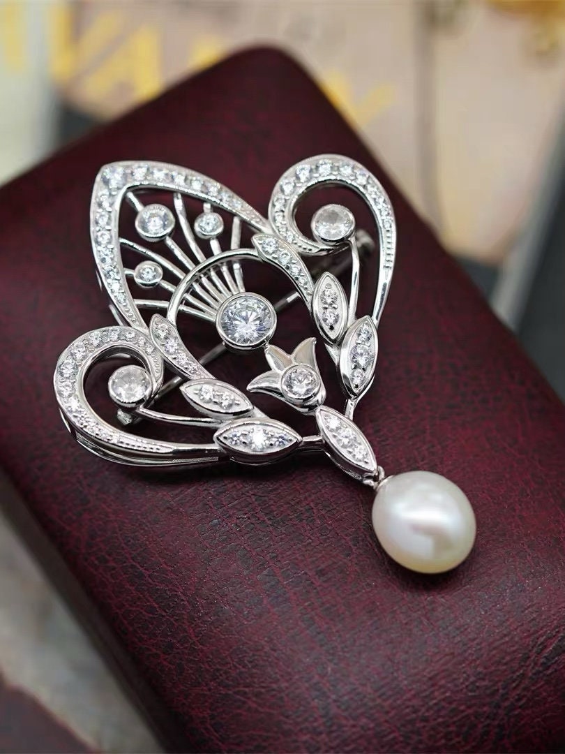 ArtDeco Style Brooch, Silver Brooch, Retro Brooch, Pearl Brooch, Gift for her, Holiday Gift